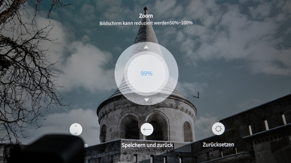 Was der Yaber T1 Pro als "Zoom" präsentiert, ist eigentlich eine digitale Bildverkleinerung – das Projektionsfenster ist nur durch den Abstand zur Wand justierbar.