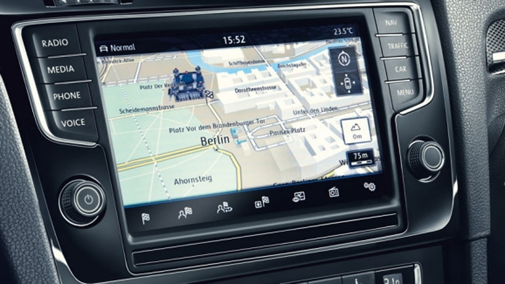 Connected Car: Radio- und Navigationsgeräte im VW Golf VII - COMPUTER BILD