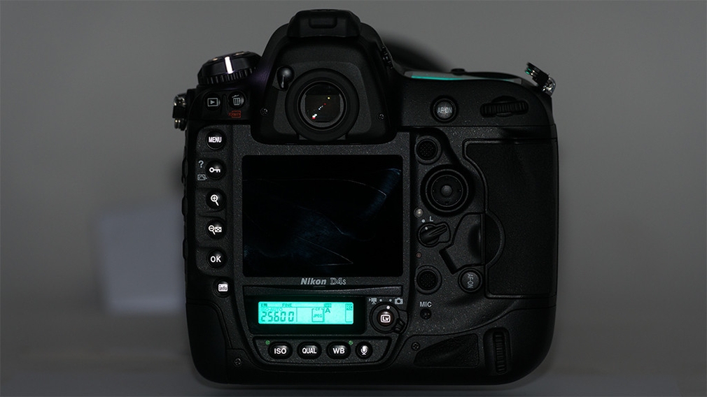 Nikon D4S beleuchtbare Tasten