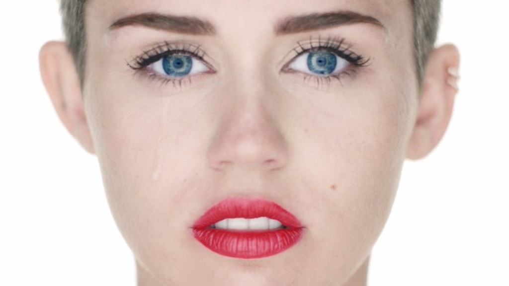 Ausschnitt aus dem Musikvideo „Wrecking Ball“ von Miley Cyrus