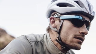 Radfahrer mit Google Glass