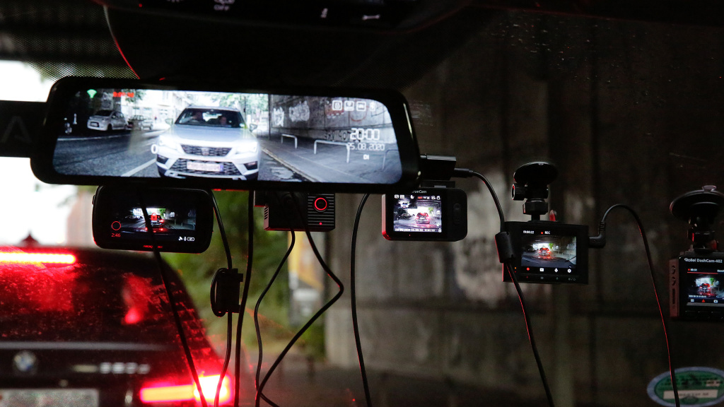 Auto Überwachungskamera mit Bewegungsmelder: Top 5 Geräte 2024