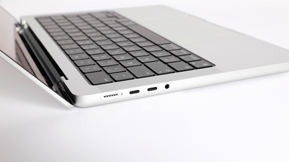 Apple MacBook Pro 14 Zoll 2023 links