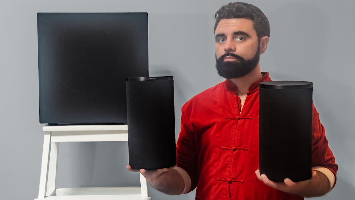 Redakteur mit Sony Bravia Theatre Trio Kit