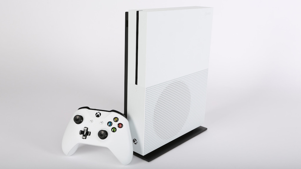 Xbox One S: Die neue Mini-Xbox im Praxis-Test Weiße Schönheit: die Xbox One S macht mit ihren verloren Pfunden optisch einiges her. 