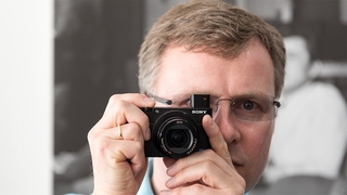 Sony Cyber-shot RX100 Mark IV: Kompaktkamera filmt in 4K-Auflösung
