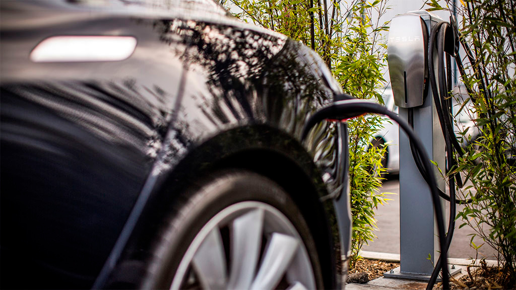 Destination Charging Mehr Ladesaulen fur Tesla COMPUTER BILD