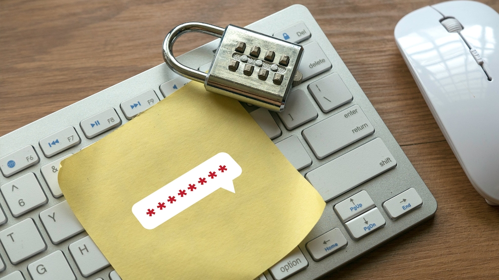 Passwort auf Zettel schreiben: Ist das aus Sicherheitssicht empfehlenswert? Wie sollten Sie Passwörter aufbewahren? Analog oder digital?
