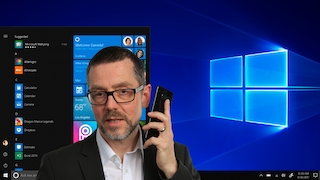Windows 10 S: COMPUTER BILD-Ressortleiter Christian Just vor dem Homescreen 