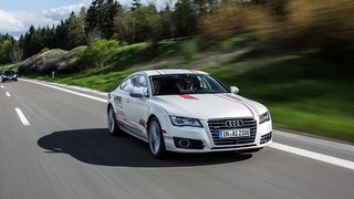 Audi: Hersteller testet autonome Autos in New York Schon ab Mitte Juni rollen selbstfahrende Audi A7 über die Straßen des US-Bundesstaats New York. 