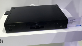 Panasonic DP-UB9004: Macht der Player TV-Geräte besser?