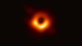 Historisch: Schwarzes Loch erstmals auf einem Foto!