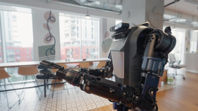 Dieser humanoide Roboter hilft ab 2025 im Haushalt