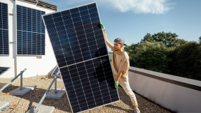 Leistungsgrenze von Balkonkraftwerken bleibt vorerst bei 600 Watt