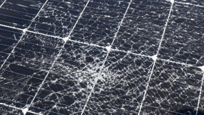 Solarmodule immer häufiger von spontanem Glasbruch betroffen