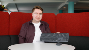 Mit der Logitech Signature Slim Combo MK950 den KI-Turbo zünden