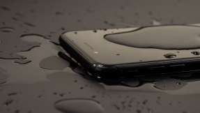 Retten diese YouTube-Videos Handys vor einem Wasserschaden?