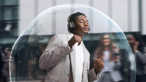 Baseus bringt Bluetooth-Kopfhörer mit Head-Tracking-Spatial-Audio