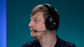 Das Razer Kraken V4 Pro lässt die Ohren schlackern