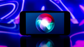 Bloomberg: Apple krempelt Siri komplett zur KI-Assistentin um