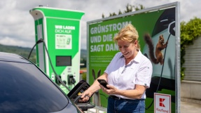 Preishammer: Lidl und Kaufland senken Ladetarife für E-Autos