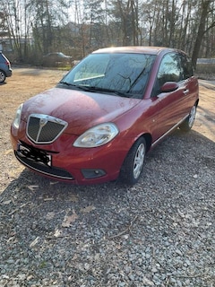 Bild des Angebotes Lancia Ypsilon Y 1.4 16v Oro