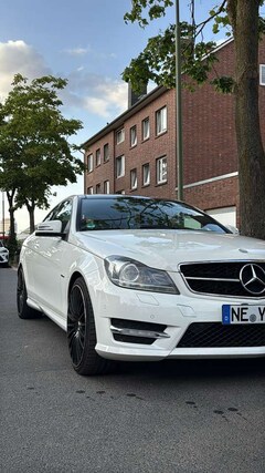 Bild des Angebotes Mercedes-Benz C 350 Coupe BlueEFFICIENCY 7G-TRONIC Edition 1