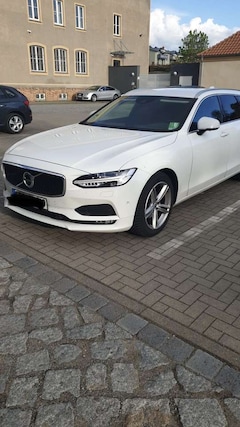 Bild des Angebotes Volvo V90 D4 Momentum Geartronic  360* ACC Leder LED