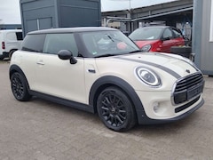 Bild des Angebotes MINI Cooper D 60 Years+TÜV/NEU+KLIMAAUTO+SHZ+PDC+LED