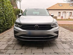 Bild des Angebotes VW Tiguan Active Matrix LED Navi AppleCarPlay SHZ LHZ AHK