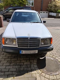 Bild des Angebotes Mercedes-Benz E 230 Oldtimer Mercedes Benz E 230 Automatik Klima