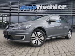 Bild des Angebotes VW Golf e- VII Lim. DAB+ NAVI CD Climatronic Winter-Paket