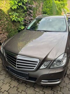 Bild des Angebotes Mercedes-Benz E 220 Automatik