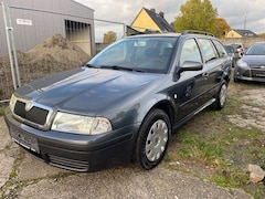 Bild des Angebotes Skoda Octavia Combi Tour 1.6I gepflegter Zustand