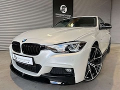 Bild des Angebotes BMW 320 i xDrive M-PERFORMANCE/OLED/RÜCKFAHRKAMERA