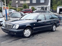 Bild des Angebotes Mercedes-Benz E 240 T ELEGANCE