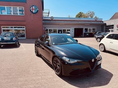 Bild des Angebotes Alfa Romeo Giulia Giulia 2.0 Turbo 16V AT8 Sprint SPORTLICH in den Sommer