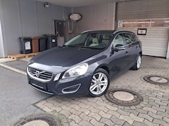 Bild des Angebotes Volvo V60 Summum 2.4- 5 Zylinder