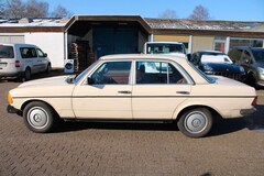 Bild des Angebotes Mercedes-Benz 200 W123