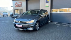Bild des Angebotes VW Touran Sound * AHK * APP * ACC * PDC * Sitzh.