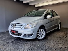 Bild des Angebotes Mercedes-Benz B 200 , AUTOMATIK, STANDHEIZUNG, NAVI, PDC, AHK