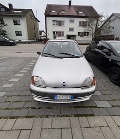 Bild des Angebotes Fiat 600 Fiat 600 Baujahr 2003 zu verkaufen