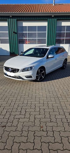Bild des Angebotes Volvo V60 V60 Diesel D5 Geartronic Momentum R-Design