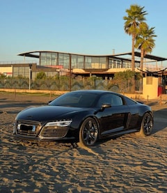 Audi R8 5.2 FSI quattro S tronic Plus 550hp Carbon Packet
