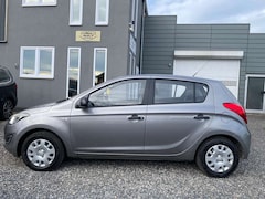Bild des Angebotes Hyundai i20 FIFA World Cup Edition*2.Hand*TüvNeu*