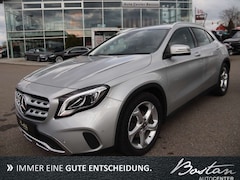 Bild des Angebotes Mercedes-Benz GLA 200 LEDER/NAVIGATION/LED/SCHECKHEFT/AHK/PDC