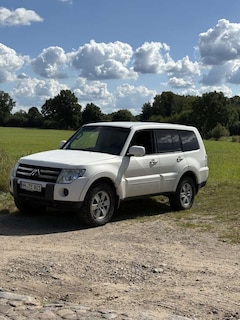 Bild des Angebotes Mitsubishi Pajero 3.2 DI-D Invite