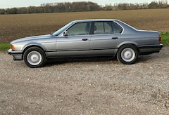 BMW 750 E32