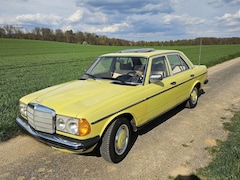 Bild des Angebotes Mercedes-Benz 250 W123