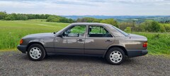Bild des Angebotes Mercedes-Benz Baureihe 124 Limo
